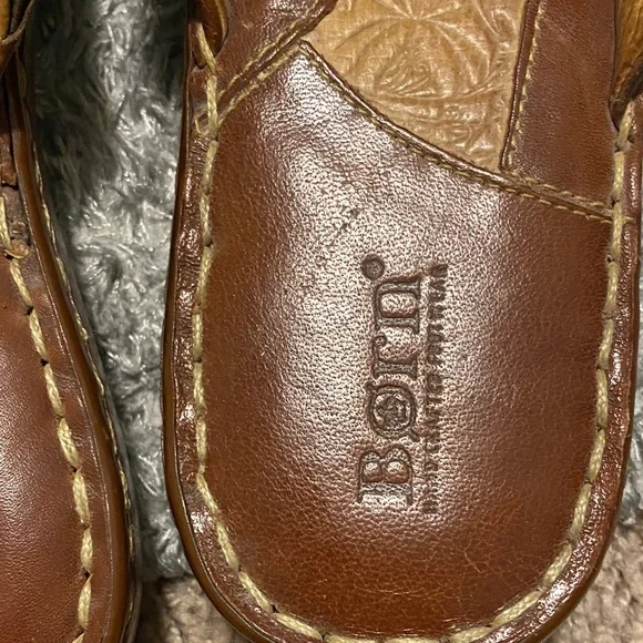 Born women’s  Tan Leather Slide Sandals - Picture 4 of 4